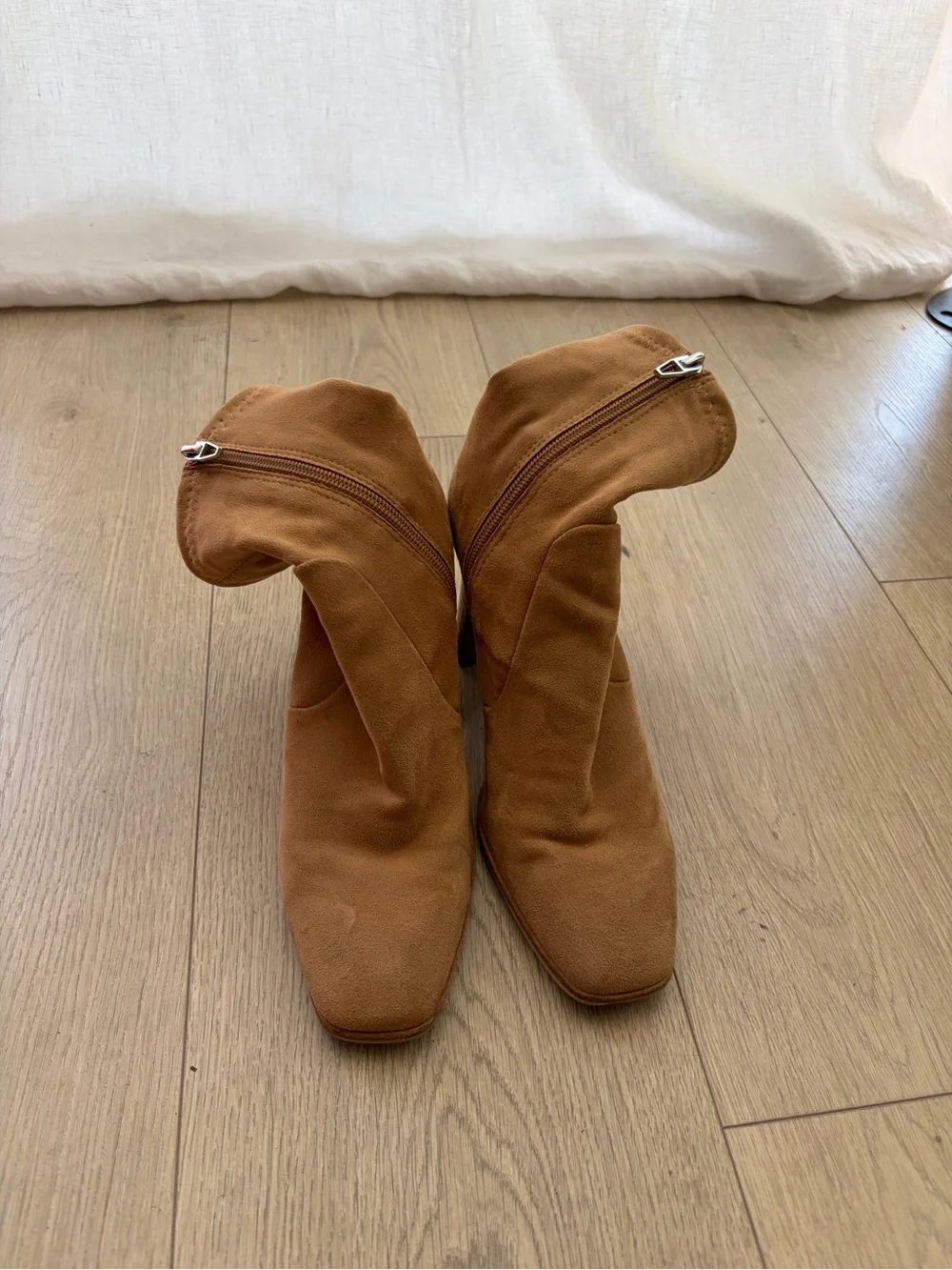 Dolce Vita tan suede